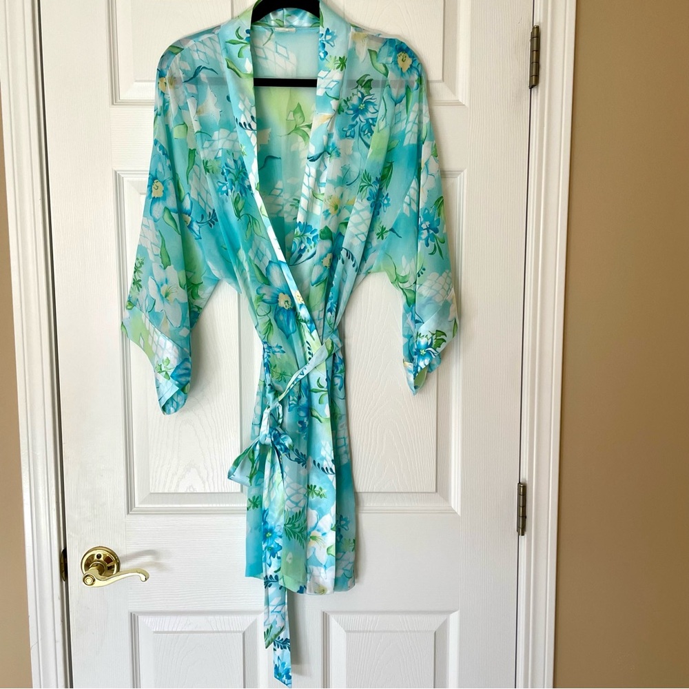 EUC 💙 Sophia by Delicates Blue & Green Floral Robe – Lightweight & Elegant